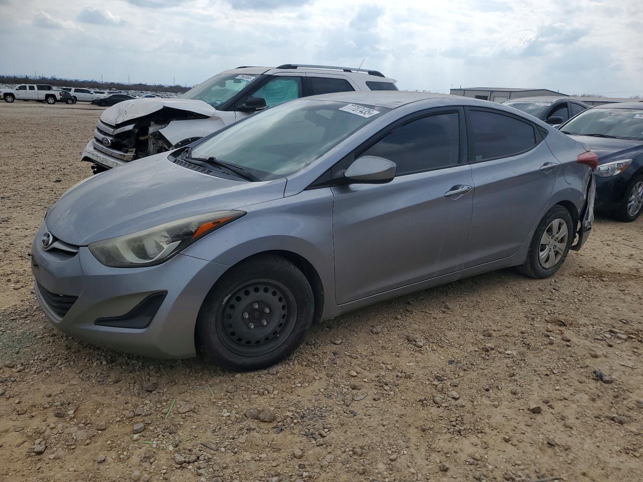 HYUNDAI ELANTRA 2016