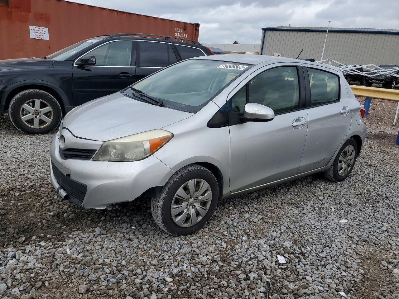 TOYOTA YARIS 2012