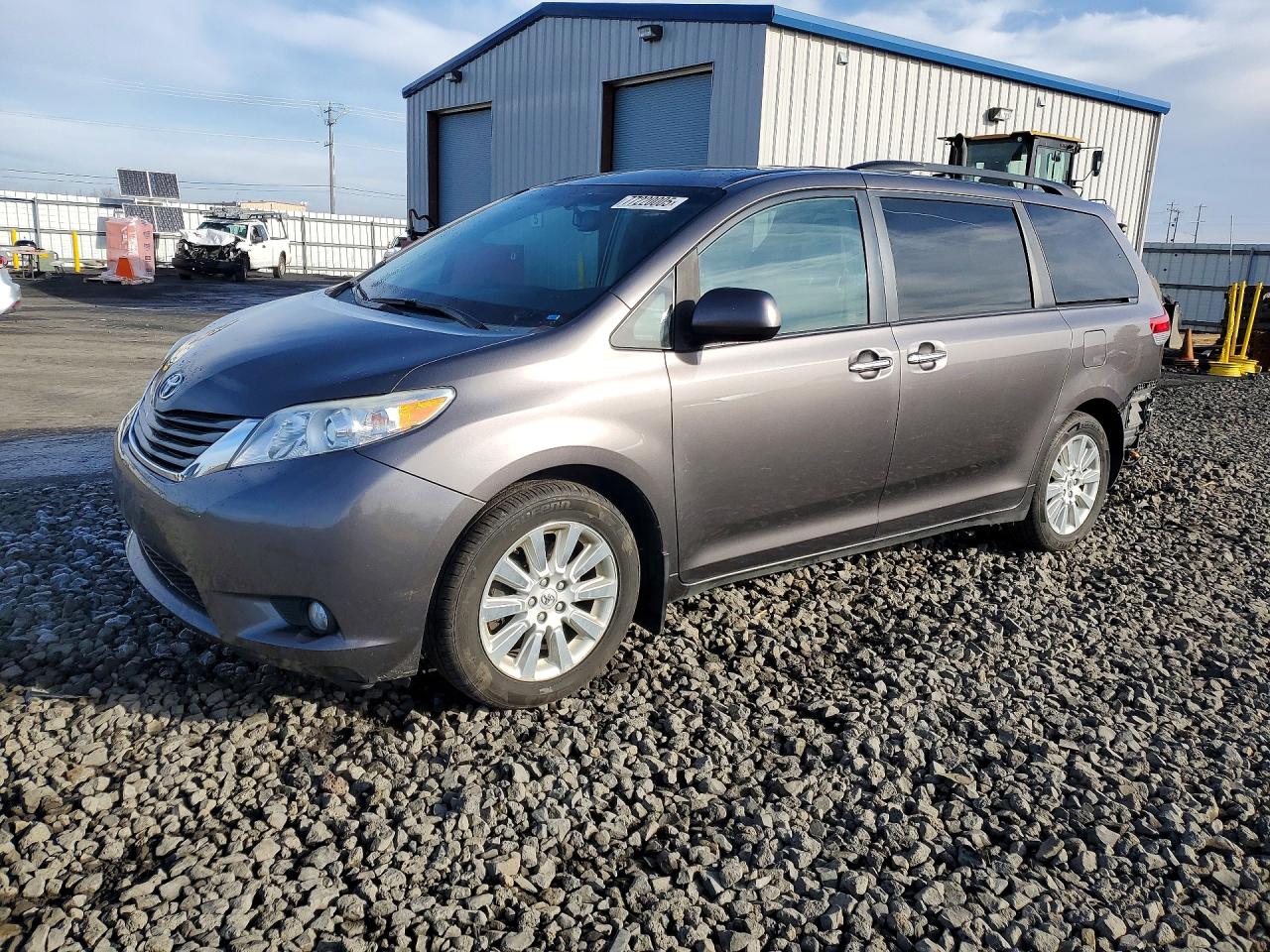 TOYOTA SIENNA 2013