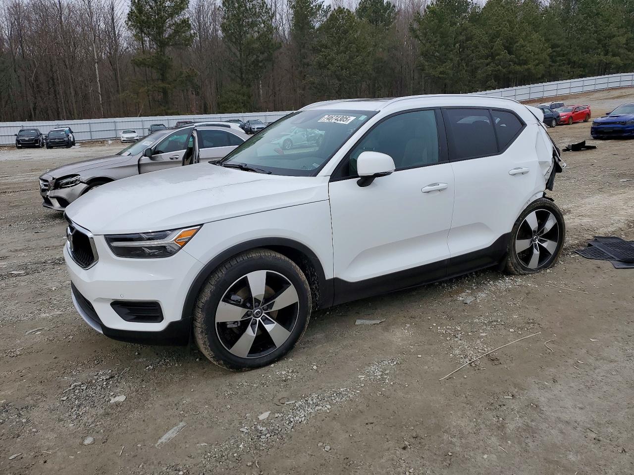 VOLVO XC40 2020