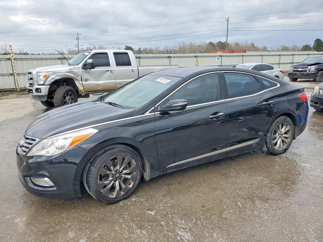 HYUNDAI AZERA 2012