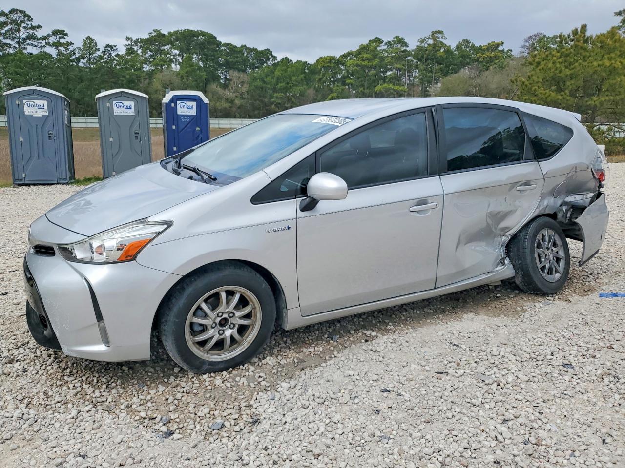 TOYOTA PRIUS V 2017