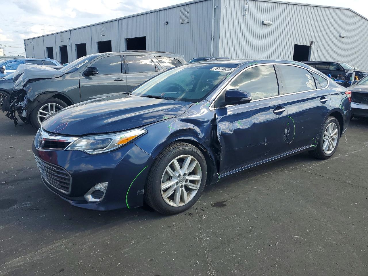 TOYOTA AVALON 2015
