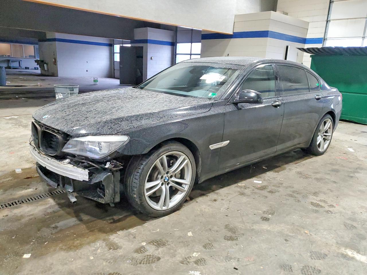 BMW 750 2011