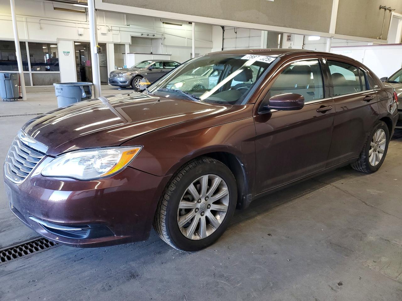 CHRYSLER 200 2013