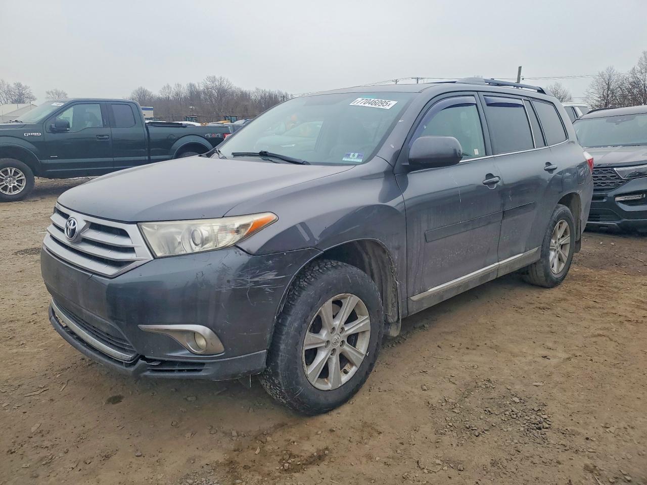 TOYOTA HIGHLANDER 2011