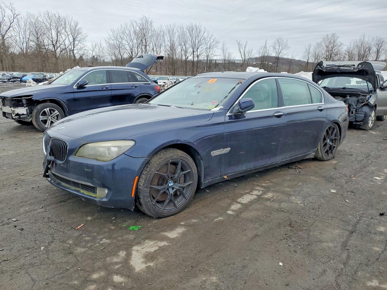 BMW 750 2012