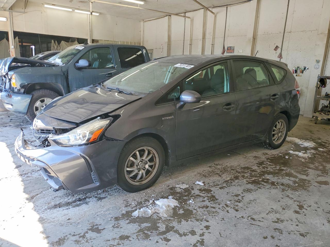 TOYOTA PRIUS V 2015
