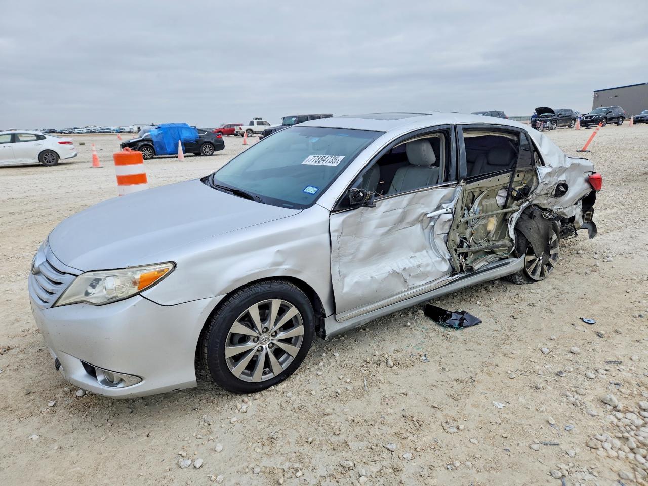 TOYOTA AVALON 2011