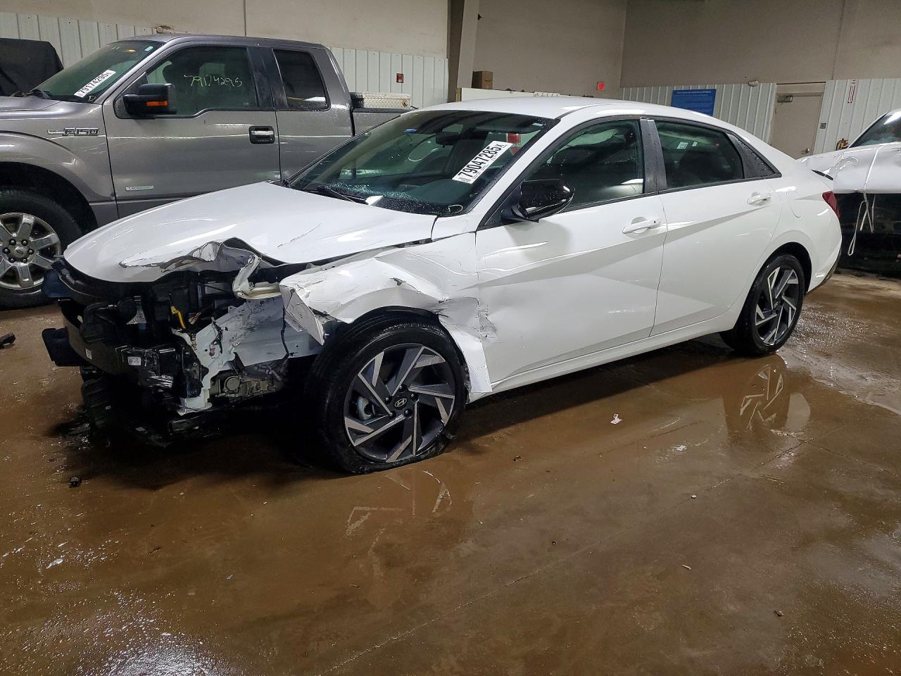 HYUNDAI ELANTRA 2025