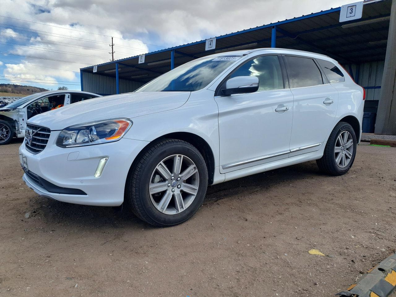 VOLVO XC60 2017