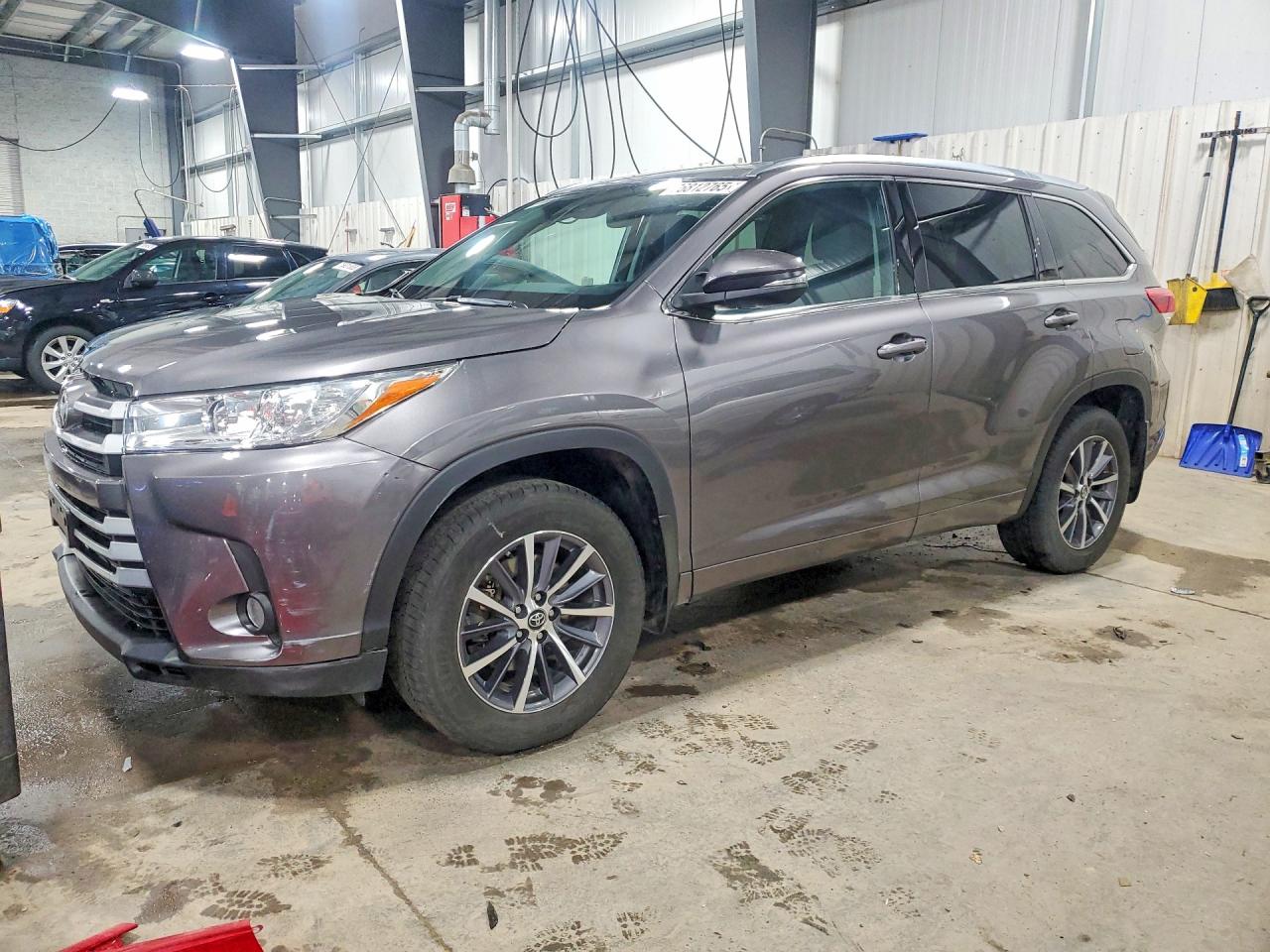 TOYOTA HIGHLANDER 2018