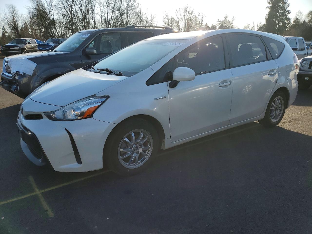 TOYOTA PRIUS V 2015