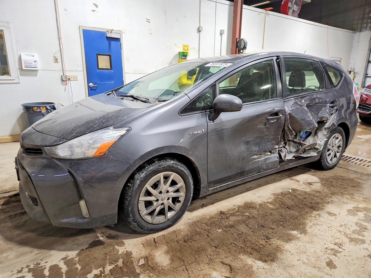 TOYOTA PRIUS V 2015