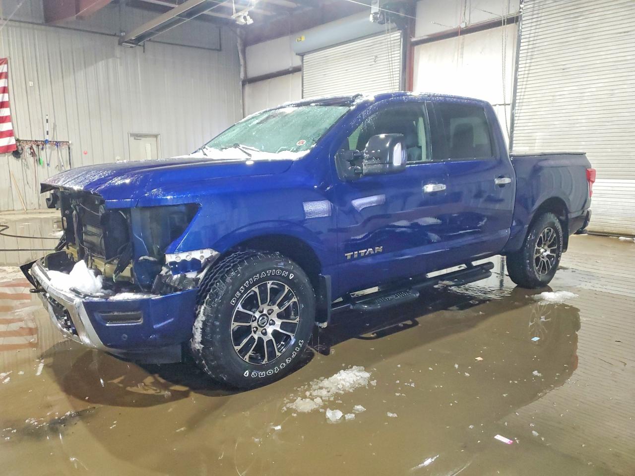 NISSAN TITAN 2021