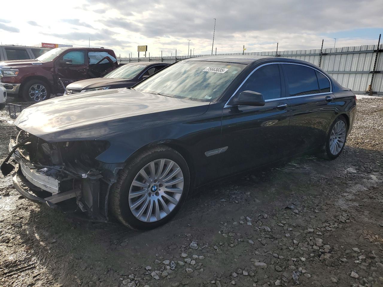 BMW 750 2012