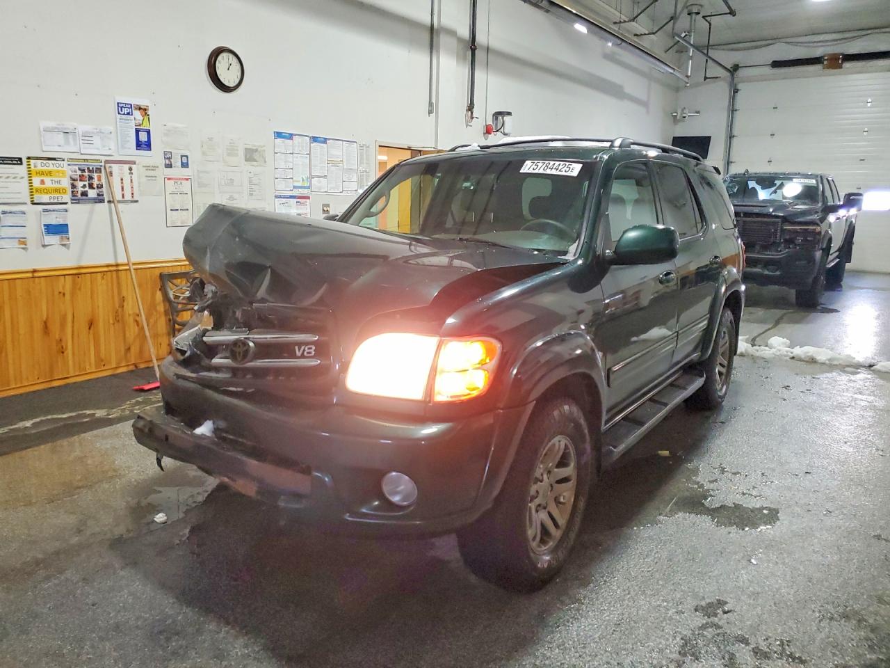 TOYOTA SEQUOIA 2004