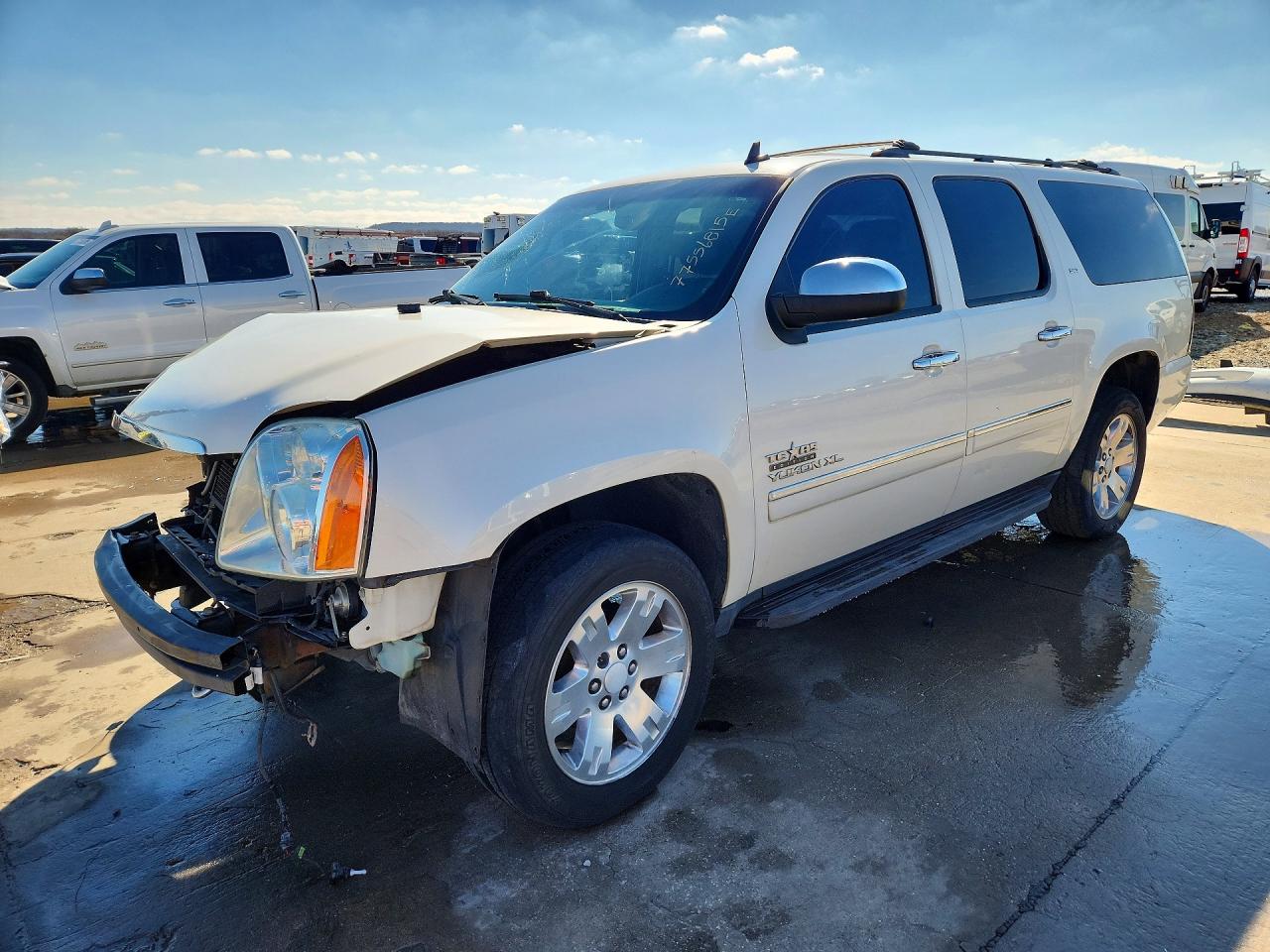GMC YUKON XL 2013