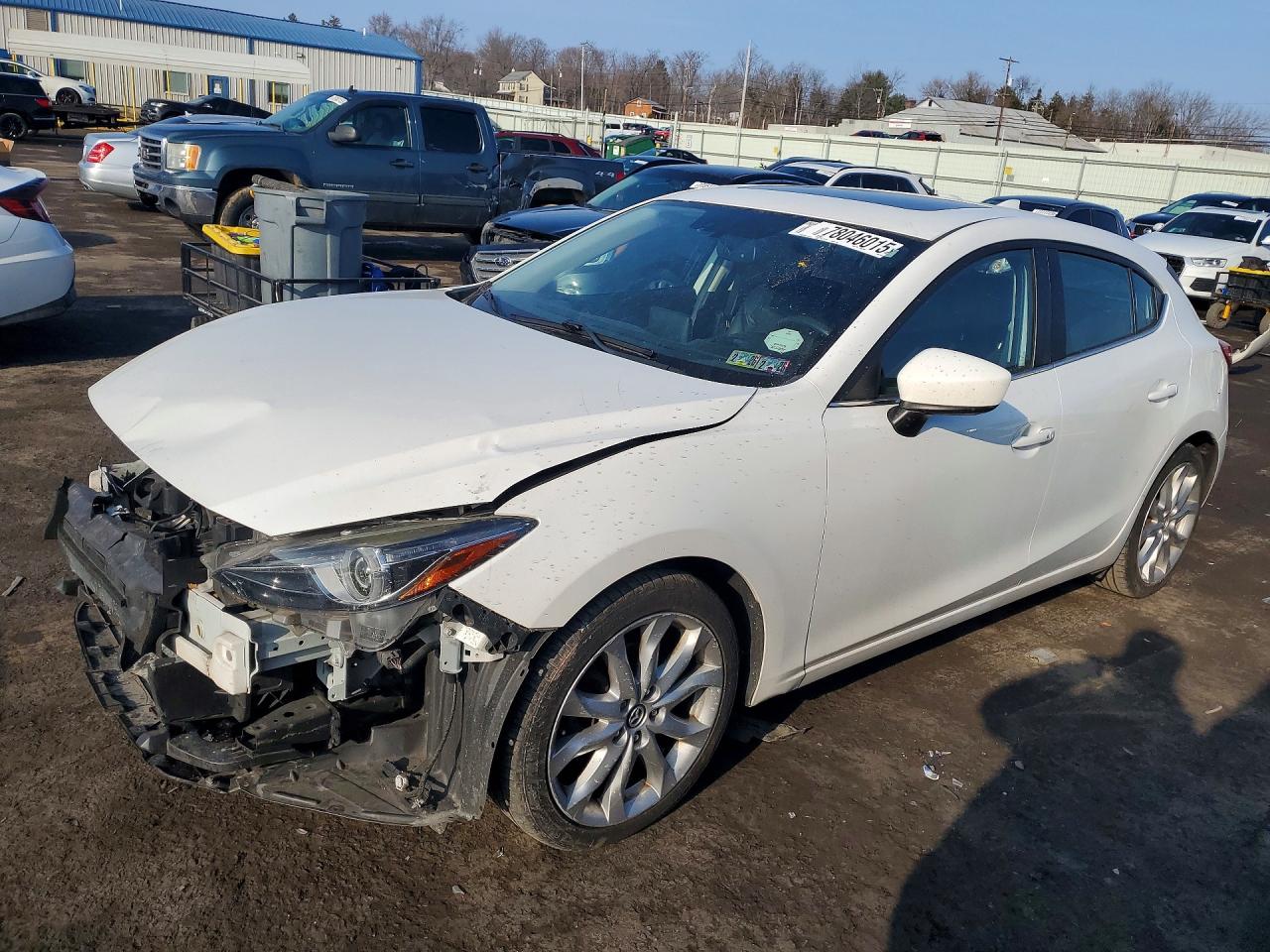 MAZDA 3 2015