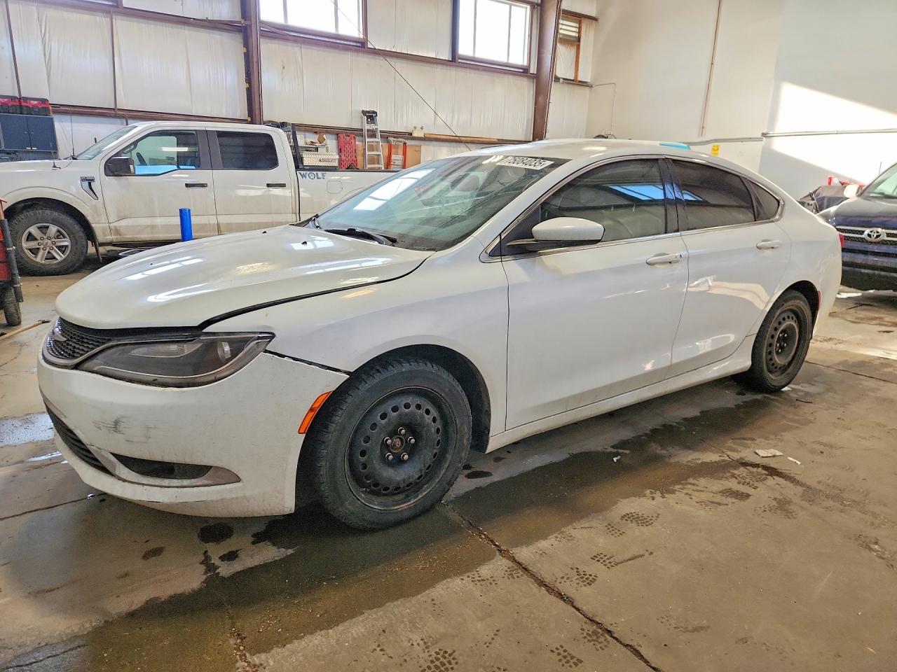 CHRYSLER 200 2015