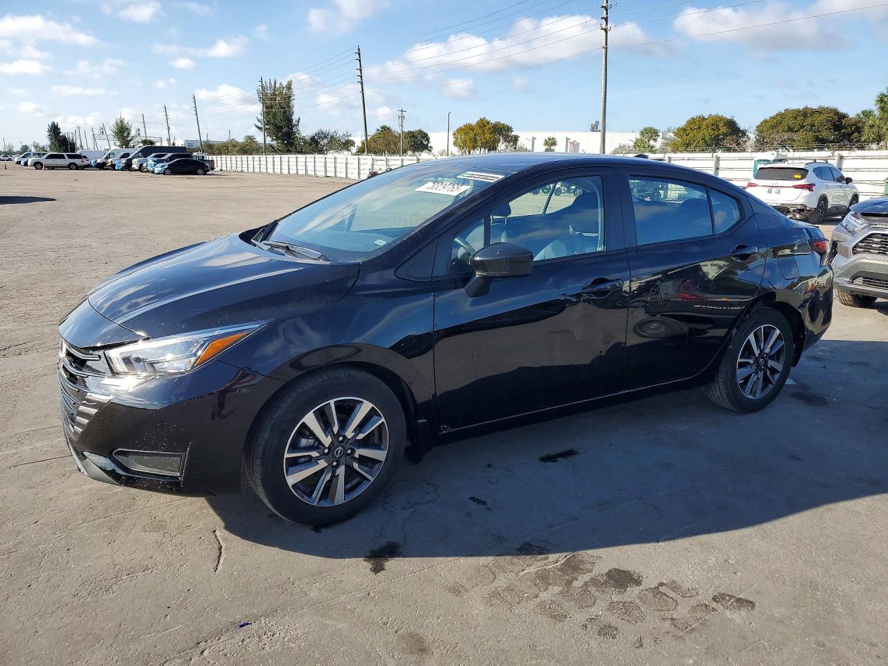 NISSAN VERSA 2025
