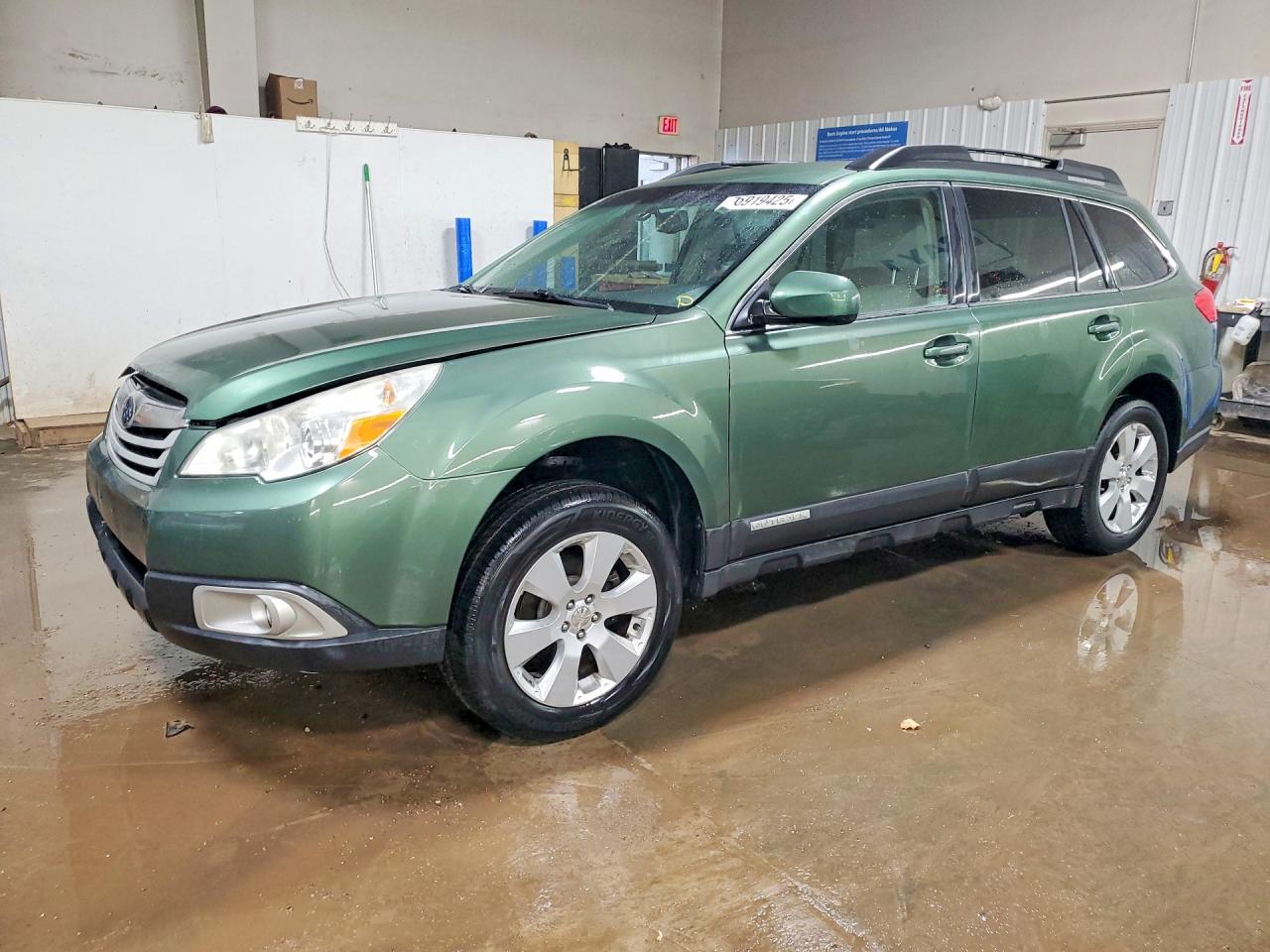 SUBARU OUTBACK 2011