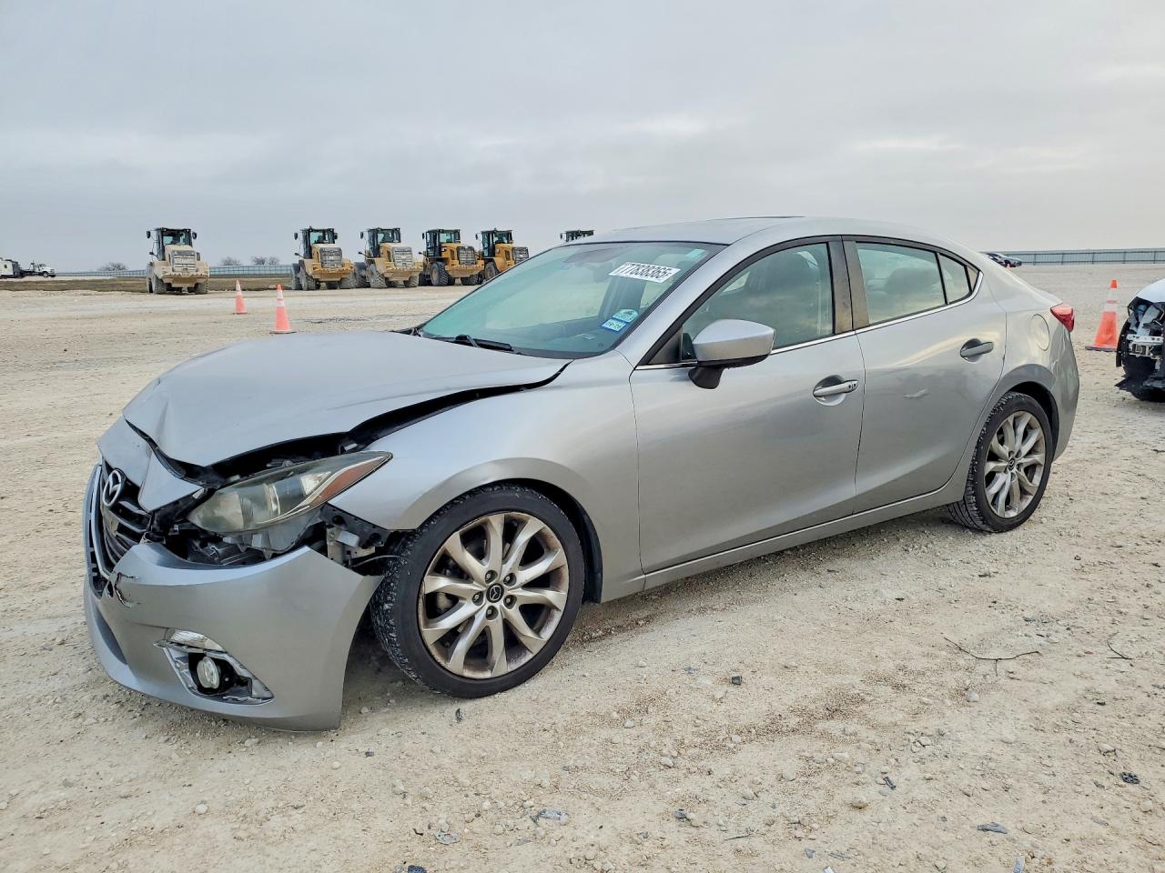 MAZDA 3 2015