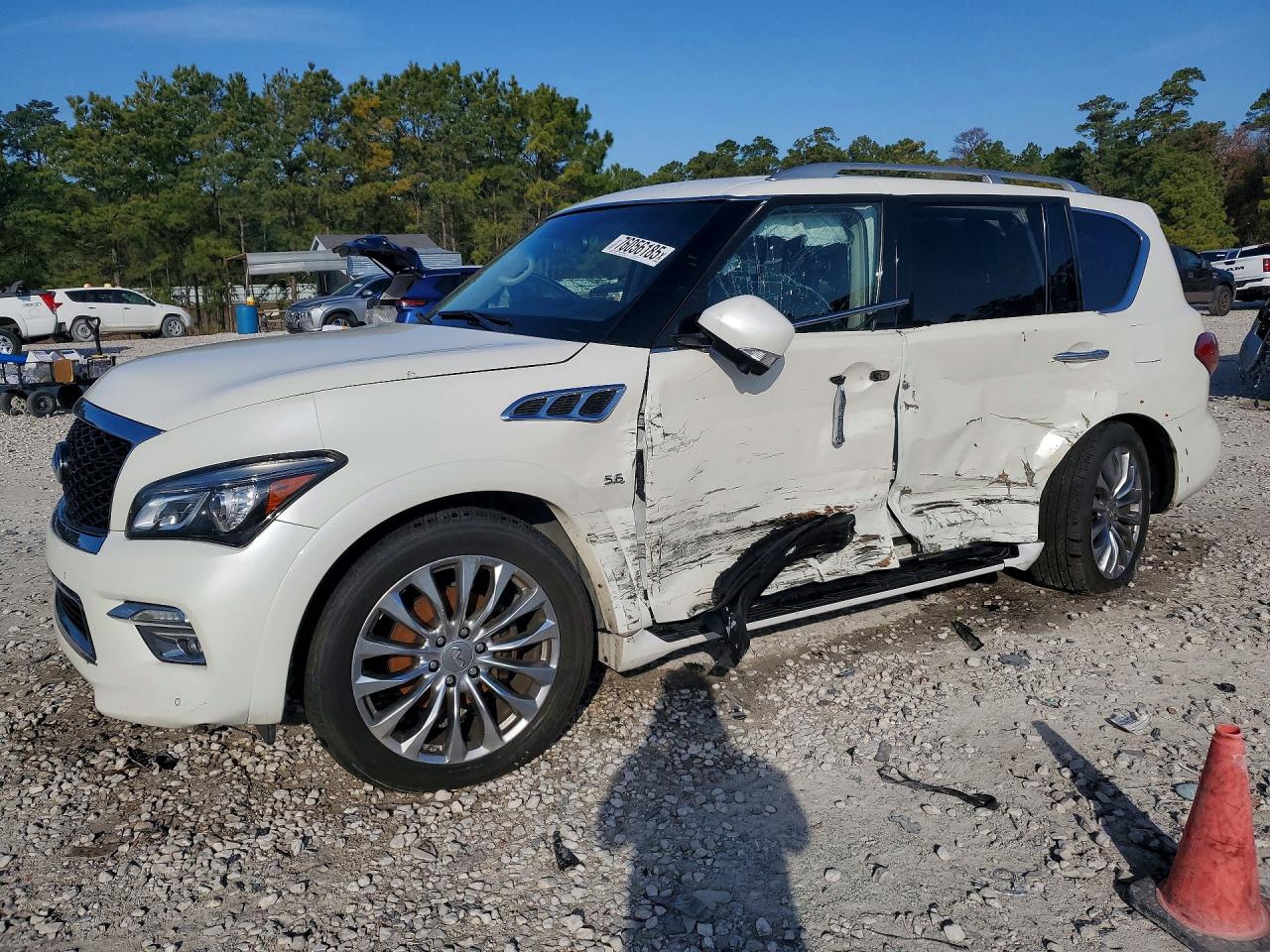 INFINITI QX80 2015