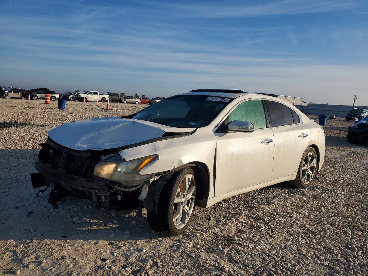 NISSAN MAXIMA 2012