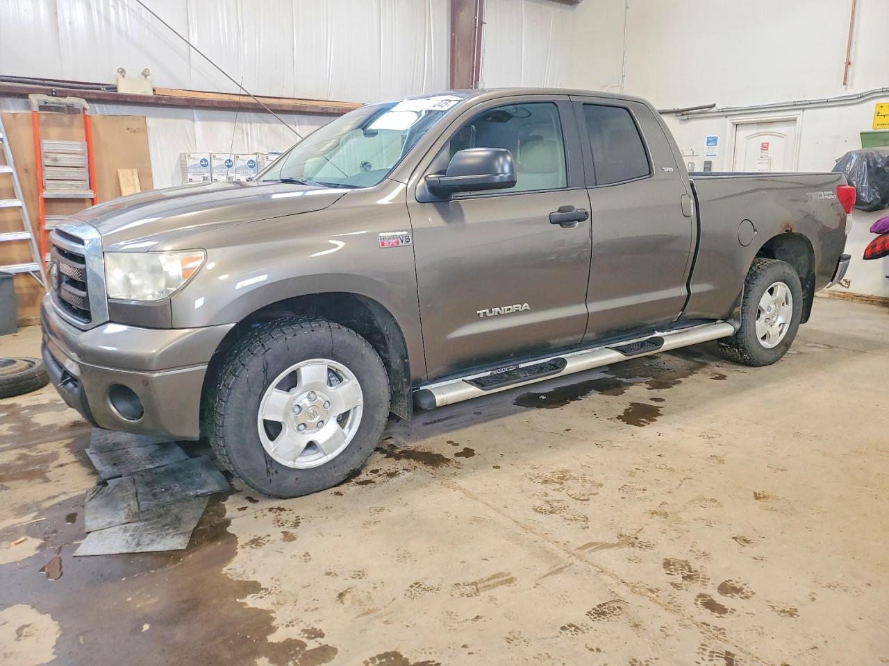 TOYOTA TUNDRA 2010