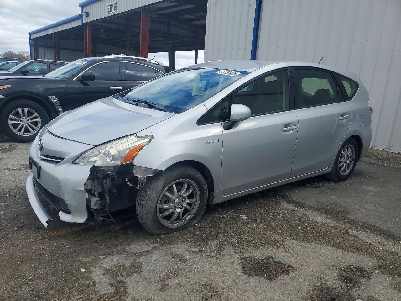 TOYOTA PRIUS V 2014