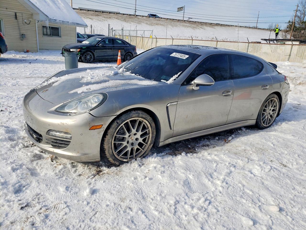 PORSCHE PANAMERA 2012