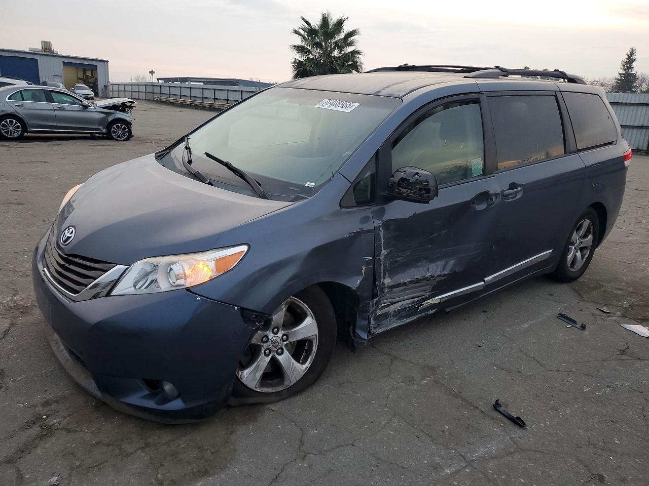 TOYOTA SIENNA 2014