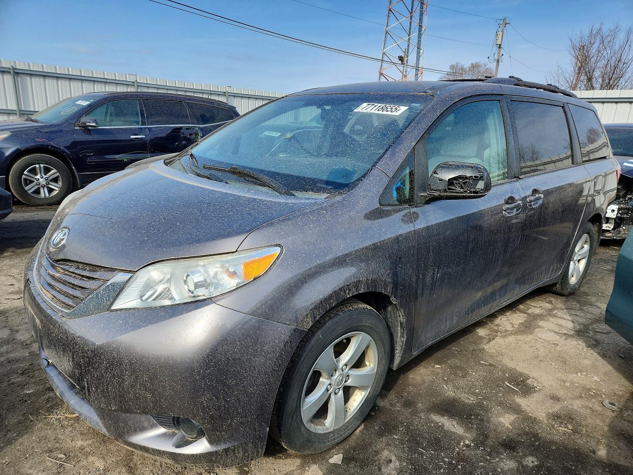 TOYOTA SIENNA 2015