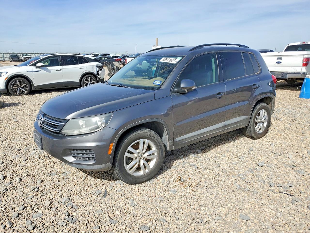 VOLKSWAGEN TIGUAN 2016