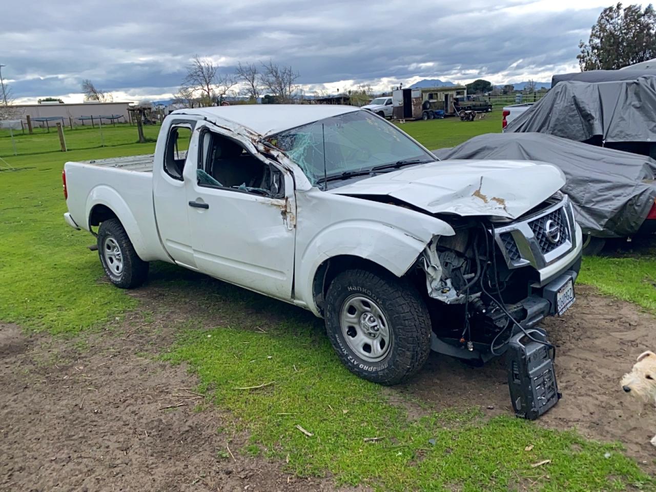 NISSAN FRONTIER 2017