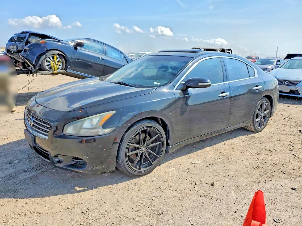 NISSAN MAXIMA 2014