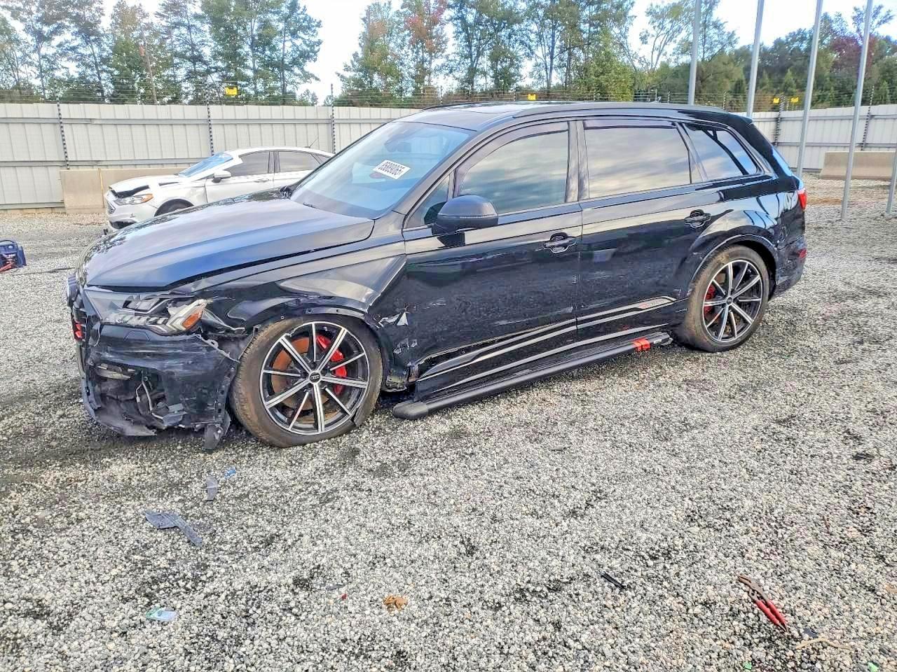 AUDI Q7 2024