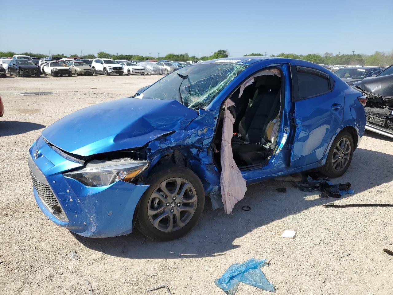 TOYOTA YARIS L 2019