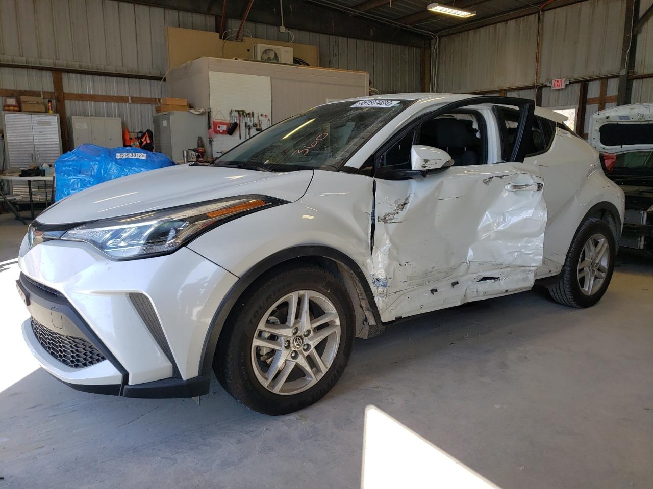 TOYOTA C-HR XLE 2021