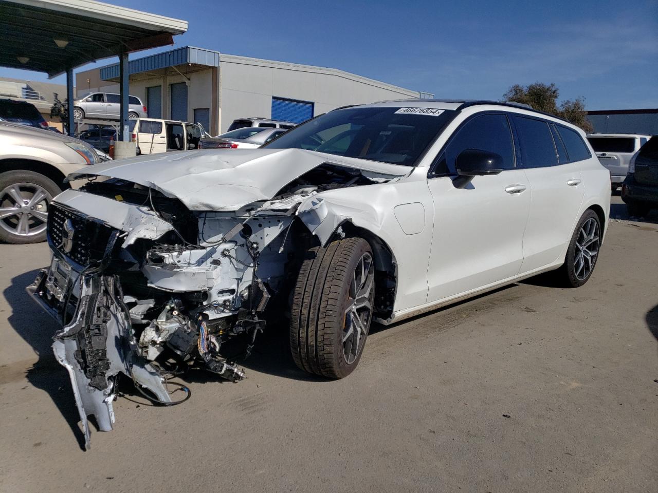 VOLVO V60 POLEST 2024