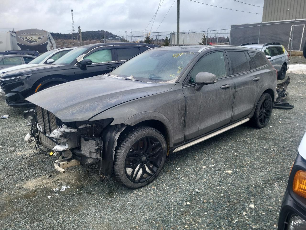 VOLVO V60 CROSS 2022