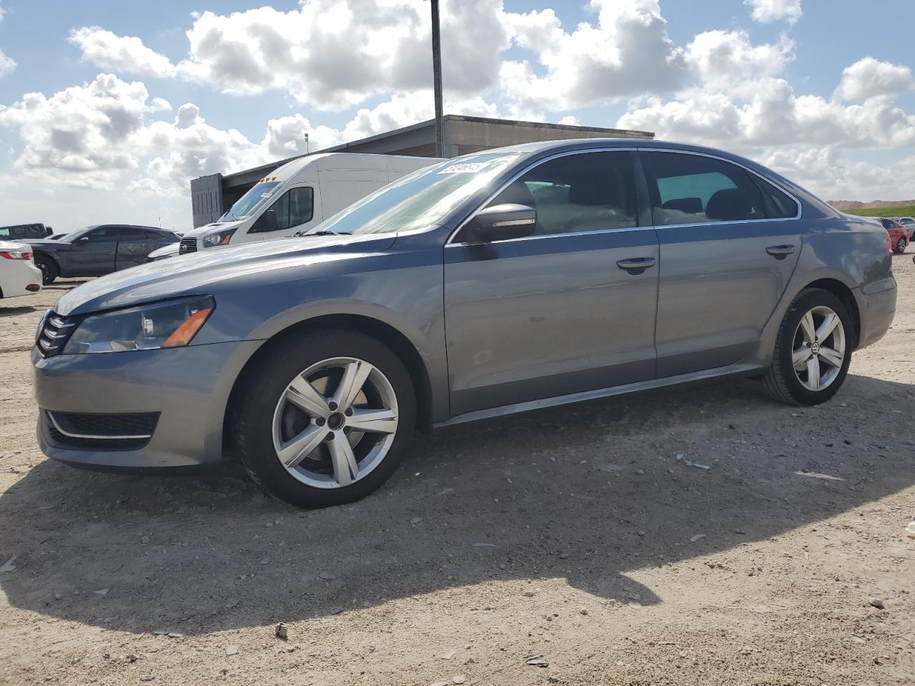VOLKSWAGEN PASSAT SE 2012