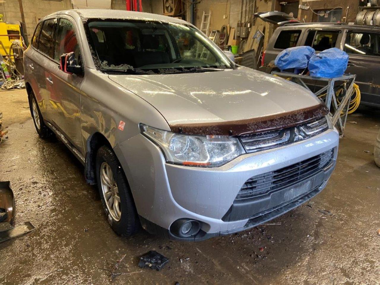 MITSUBISHI OUTLANDER 2014