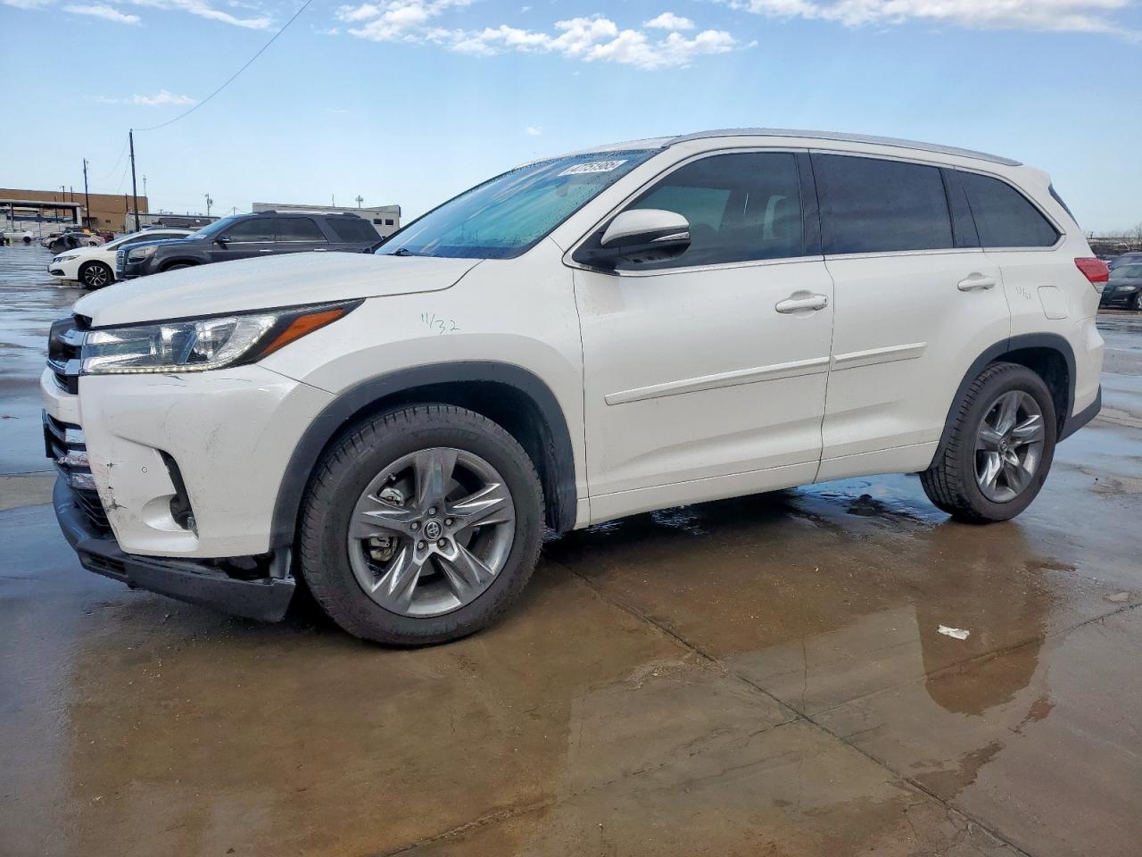 TOYOTA HIGHLANDER 2019