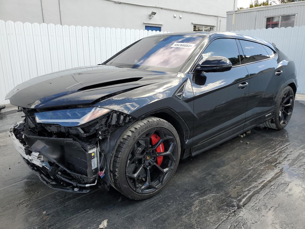 LAMBORGHINI URUS PERFO 2023