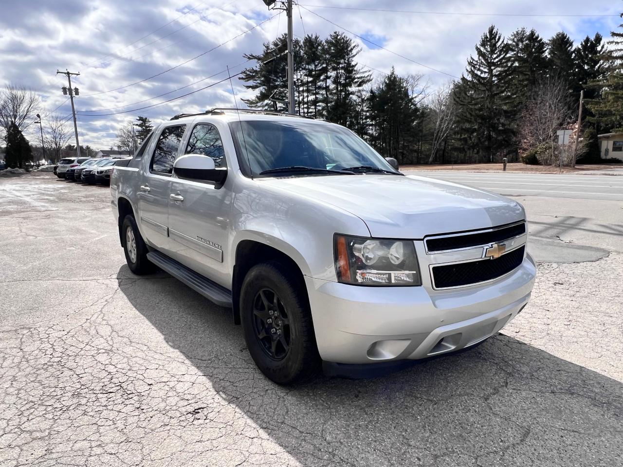 CHEVROLET AVALANCHE 2011