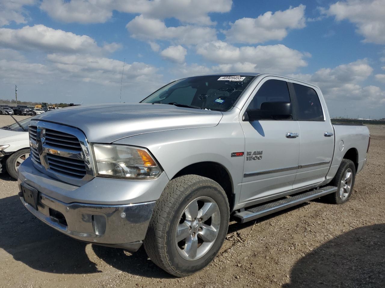 RAM 1500 SLT 2015