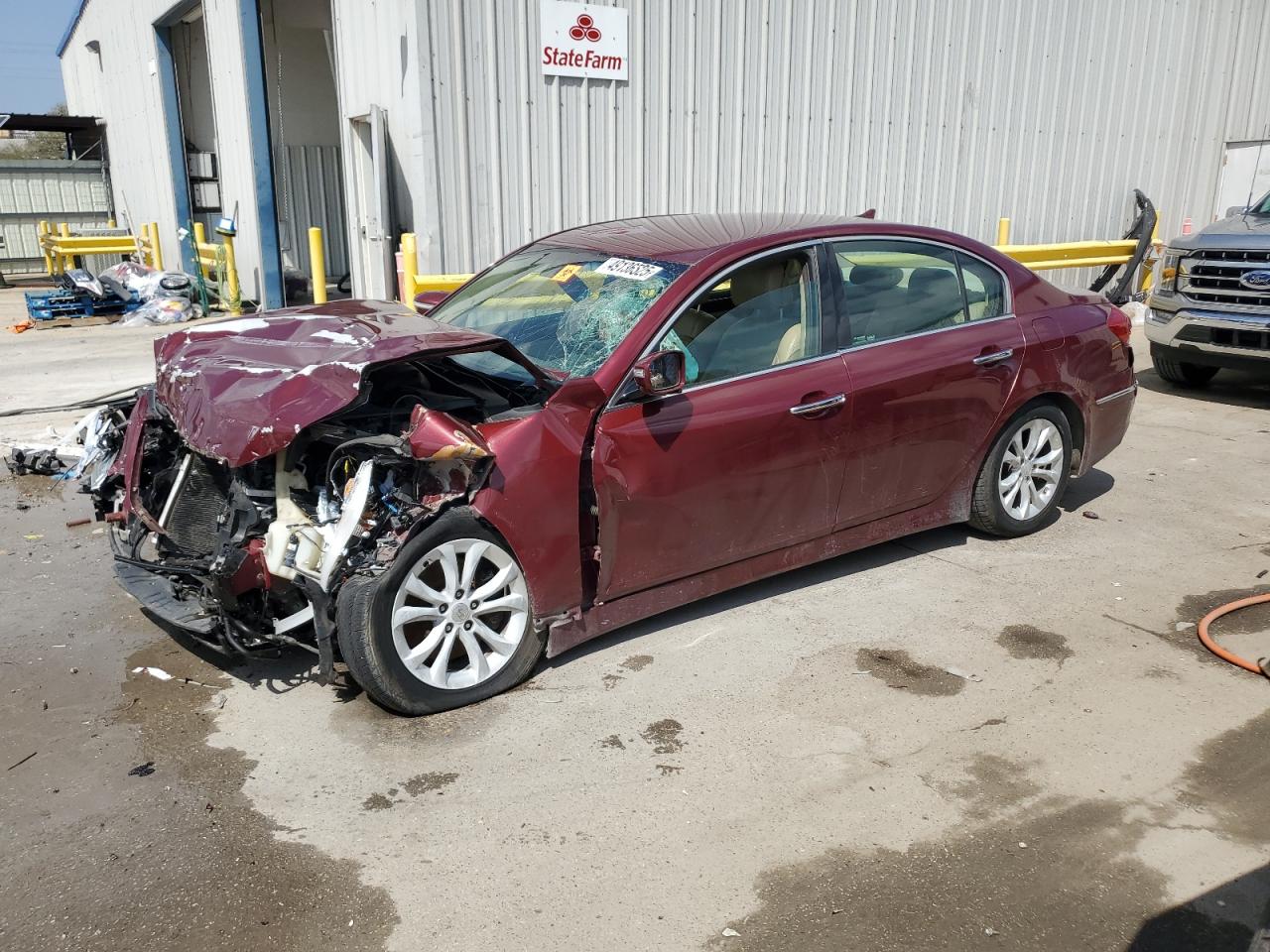 HYUNDAI GENESIS 3. 2012