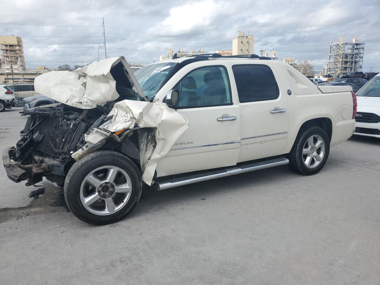 CHEVROLET AVALANCHE 2013